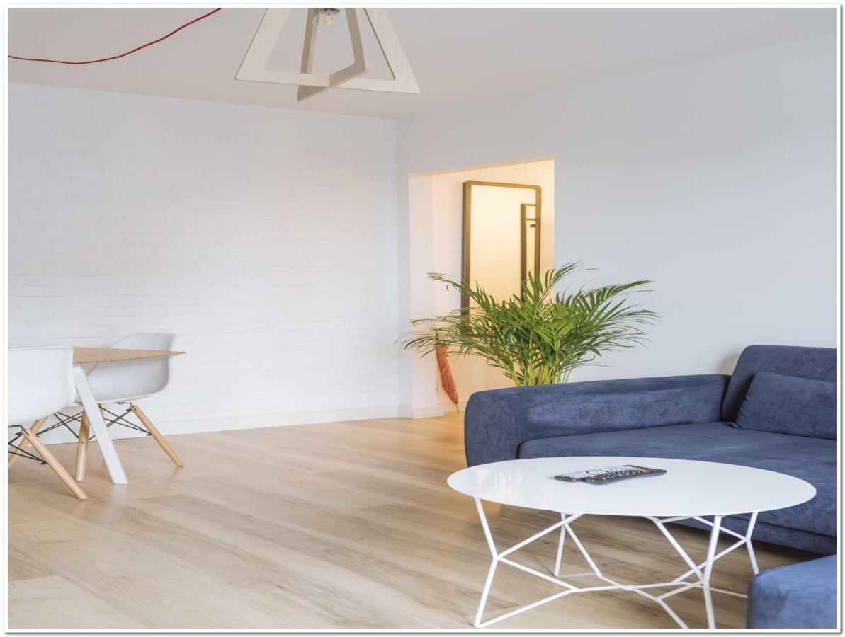 Spacious, Lovely, Bright Apartment In The Old Town Бухарест Экстерьер фото